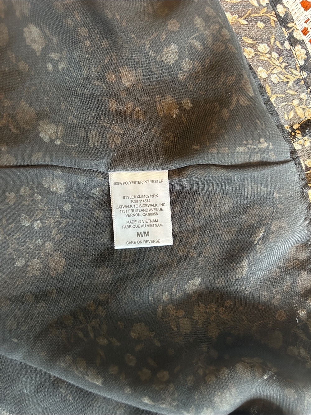 🌸3 FOR $20🌸 Pleione Black and White Floral Ruffle Neck Blouse - Picture 7 of 8